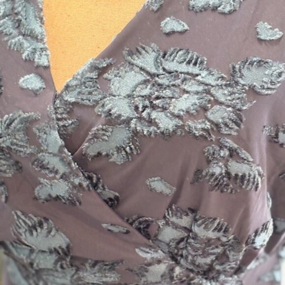 Adrianna Papell Floral Burnout Velvet Long Blouson Gown in Midnight – Size 0 - Picture 8 of 12